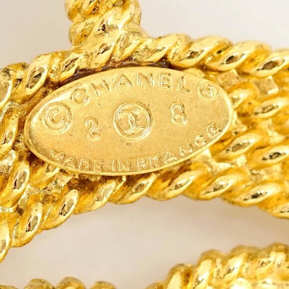 CHANEL CC Logos Round Triangle Twist Rope Clip-On Earrings Gold Tone 28 Auth - Picture 5 of 6